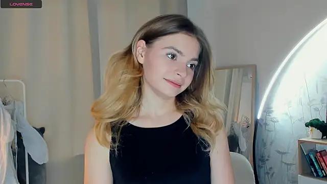 MaryLoon from StripChat is Freechat