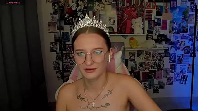 Mad beauty - checkout our excited streamers as they tease to their beloved melodies and slowly squirt for enjoyment to appease your wildest wishes.