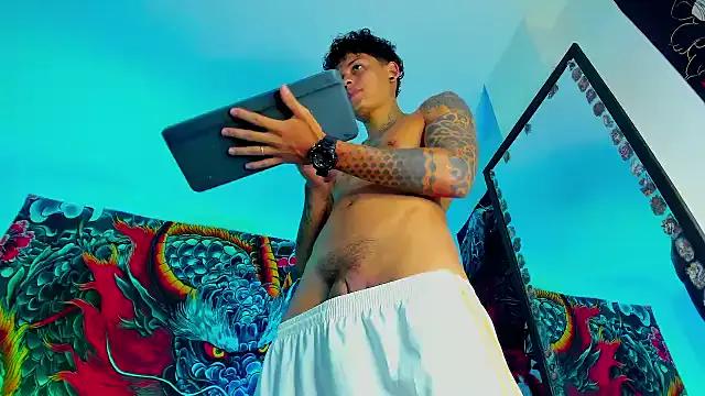 Maxi_Gray from StripChat is Freechat