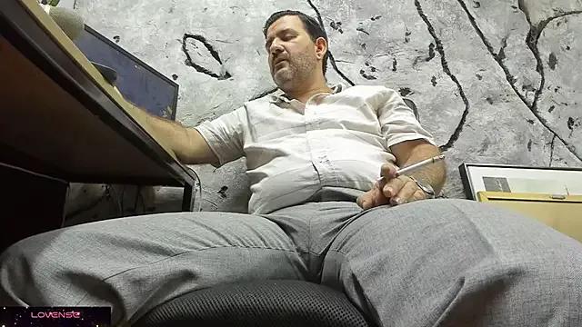 Maxi_thebig_daddy from StripChat is Freechat