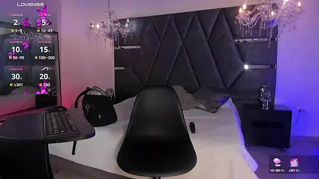 Maya_Bluee from StripChat is Freechat
