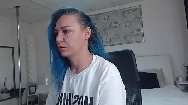 MayaWeisss from StripChat is Freechat