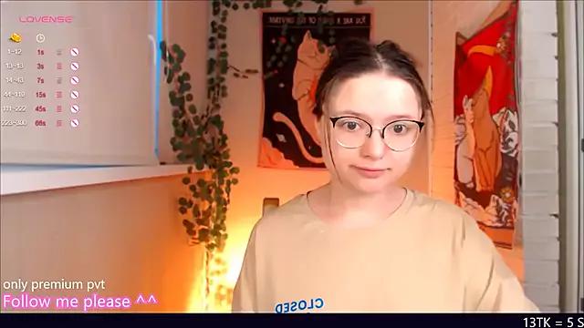 Mad beauty - checkout our excited streamers as they tease to their beloved melodies and slowly squirt for enjoyment to appease your wildest wishes.
