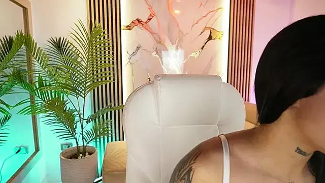 MeganLowell from StripChat is Freechat