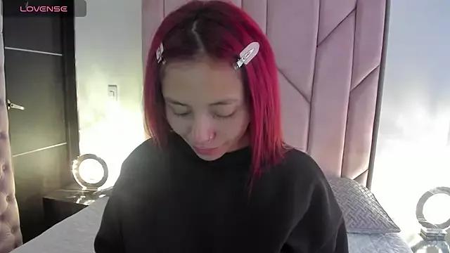 melanie_roux__ from StripChat is Freechat