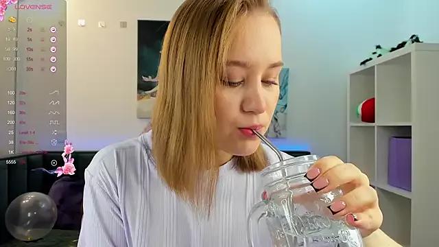 Mad beauty - checkout our excited streamers as they tease to their beloved melodies and slowly squirt for enjoyment to appease your wildest wishes.