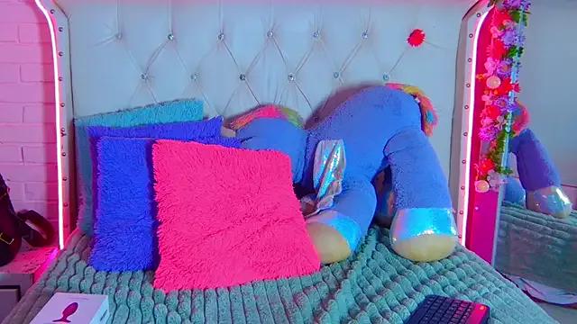 Mad beauty - checkout our excited streamers as they tease to their beloved melodies and slowly squirt for enjoyment to appease your wildest wishes.