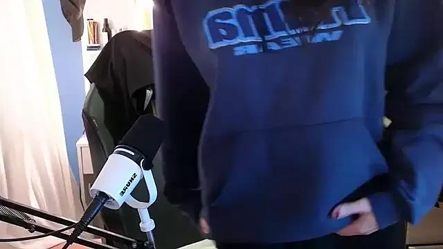 MemiSecrets from StripChat is Freechat