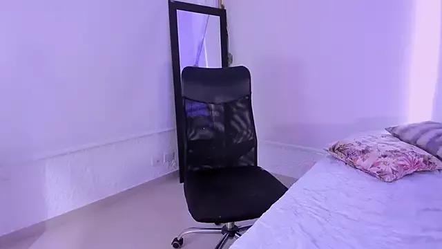 merlinda_ from StripChat is Freechat