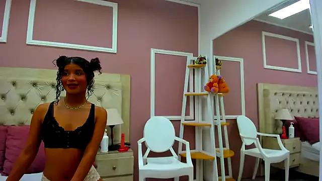 merlyaluna from StripChat is Freechat