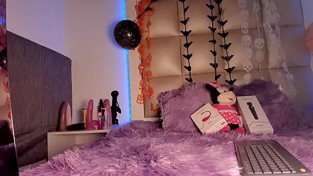 Mad beauty - checkout our excited streamers as they tease to their beloved melodies and slowly squirt for enjoyment to appease your wildest wishes.