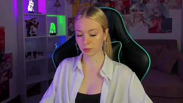 Mad beauty - checkout our excited streamers as they tease to their beloved melodies and slowly squirt for enjoyment to appease your wildest wishes.