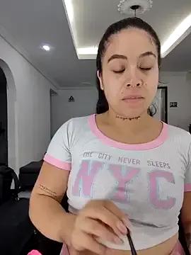MiaHudsonn from StripChat is Freechat