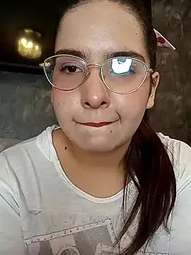 MiaLaurenzz from StripChat is Freechat