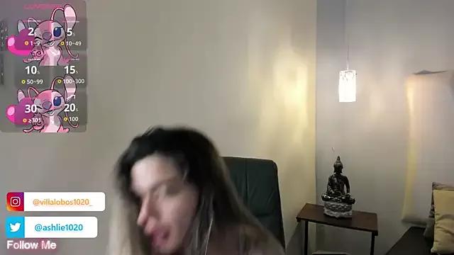 MiaVillalobos from StripChat is Freechat