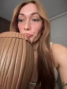 Mad beauty - checkout our excited streamers as they tease to their beloved melodies and slowly squirt for enjoyment to appease your wildest wishes.