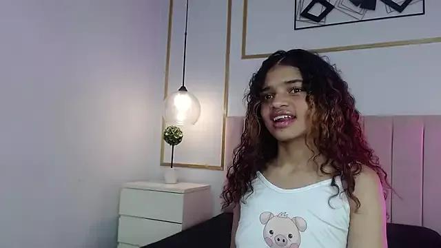 MichelleLebron from StripChat is Freechat