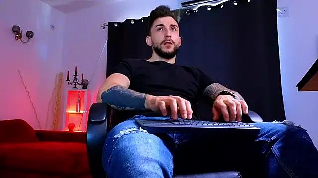 MightyAaron66 from StripChat is Freechat
