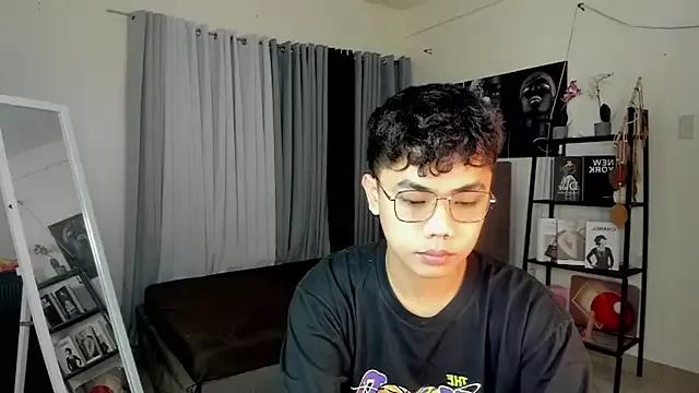 mightyhotcock from StripChat is Freechat