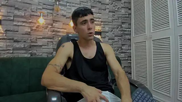 mike_whitee from StripChat is Freechat