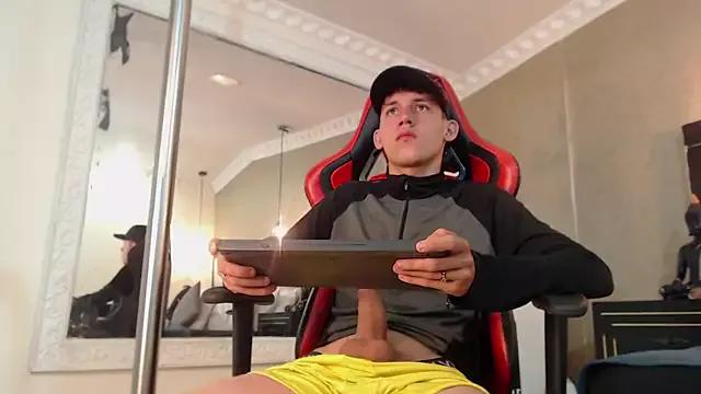 Mad beauty - checkout our excited streamers as they tease to their beloved melodies and slowly squirt for enjoyment to appease your wildest wishes.