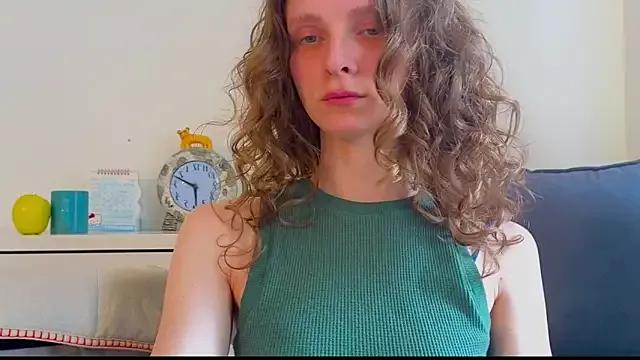 MikkyMoony from StripChat is Freechat