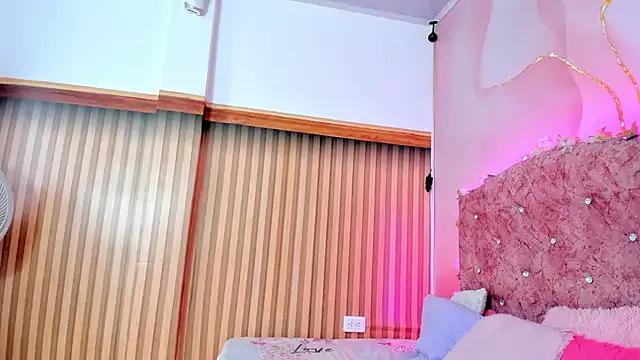 Mila_grace_ from StripChat is Freechat