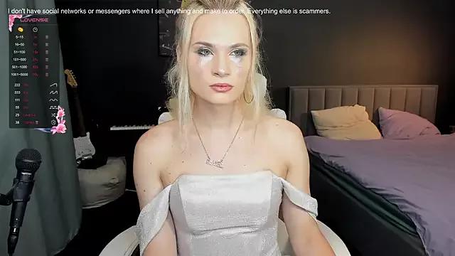Milena_marshmalows from StripChat is Freechat