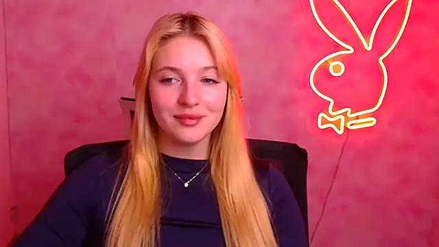 Milka_kiss_ from StripChat is Freechat