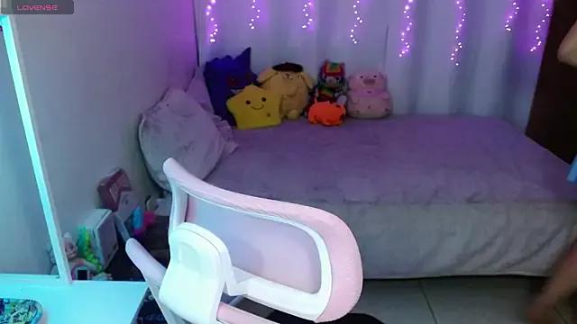 mily_milk_ from StripChat is Freechat