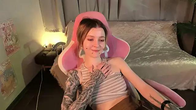 Mad beauty - checkout our excited streamers as they tease to their beloved melodies and slowly squirt for enjoyment to appease your wildest wishes.
