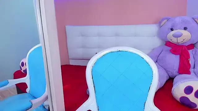 Mad beauty - checkout our excited streamers as they tease to their beloved melodies and slowly squirt for enjoyment to appease your wildest wishes.