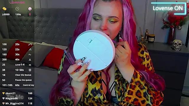 Mad beauty - checkout our excited streamers as they tease to their beloved melodies and slowly squirt for enjoyment to appease your wildest wishes.