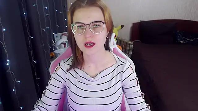 MissBrightShine from StripChat