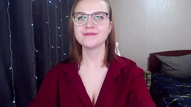 MissBrightShine from StripChat