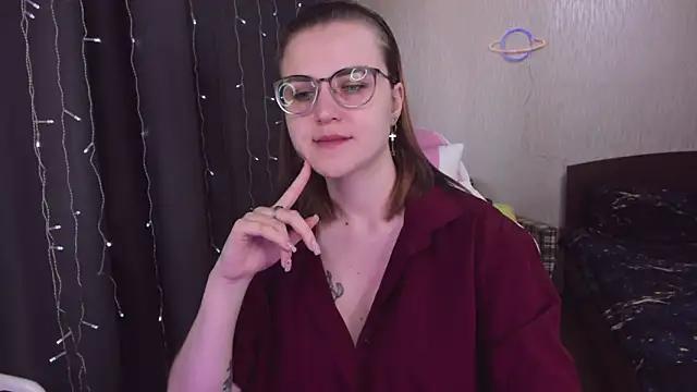 MissBrightShine from StripChat