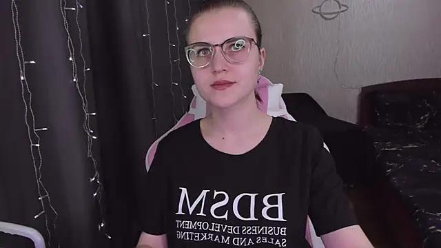 MissBrightShine from StripChat