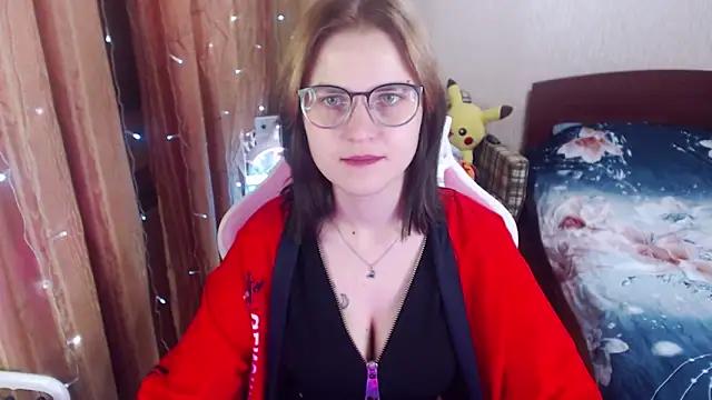 MissBrightShine from StripChat