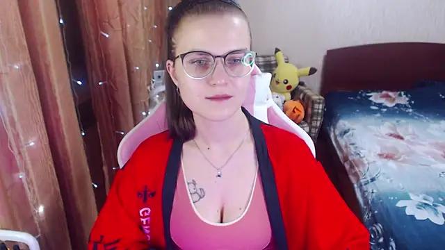 MissBrightShine from StripChat