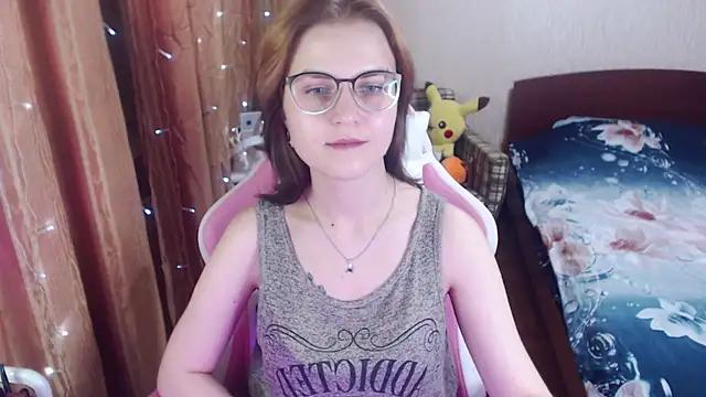 MissBrightShine from StripChat