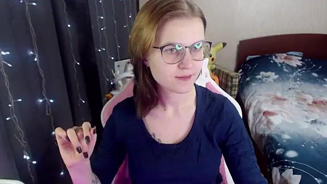 MissBrightShine from StripChat