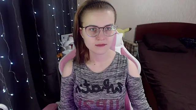 MissBrightShine from StripChat