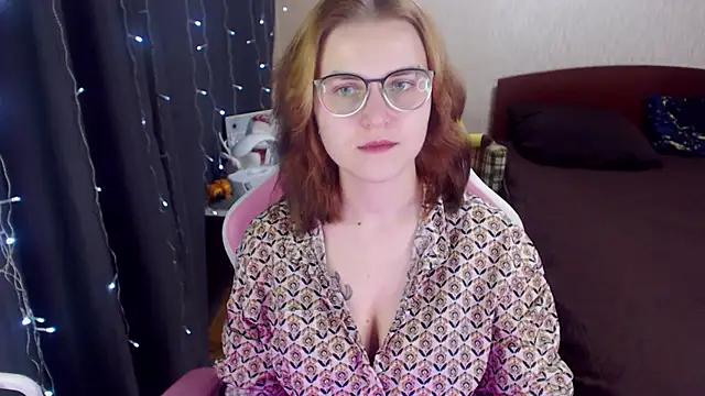 MissBrightShine from StripChat
