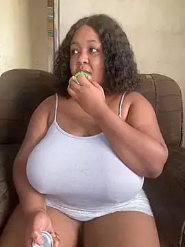 Missmoox24 from StripChat is Freechat