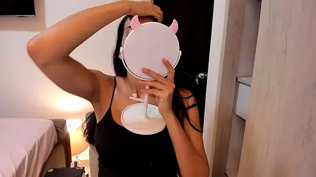 misstoya from StripChat is Freechat