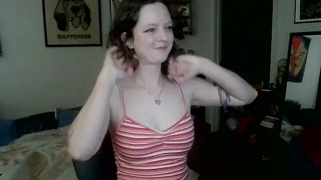 MissyLuvsU from StripChat is Freechat