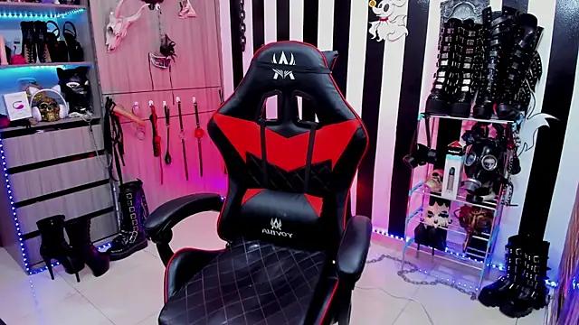 Mad beauty - checkout our excited streamers as they tease to their beloved melodies and slowly squirt for enjoyment to appease your wildest wishes.