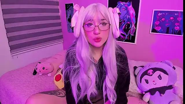 Mad beauty - checkout our excited streamers as they tease to their beloved melodies and slowly squirt for enjoyment to appease your wildest wishes.