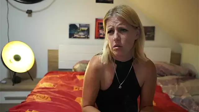 Moistdevil from StripChat is Freechat