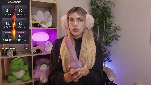 Molly_doll_ from StripChat is Freechat